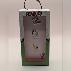 NEW Peanuts Holiday Pin Set